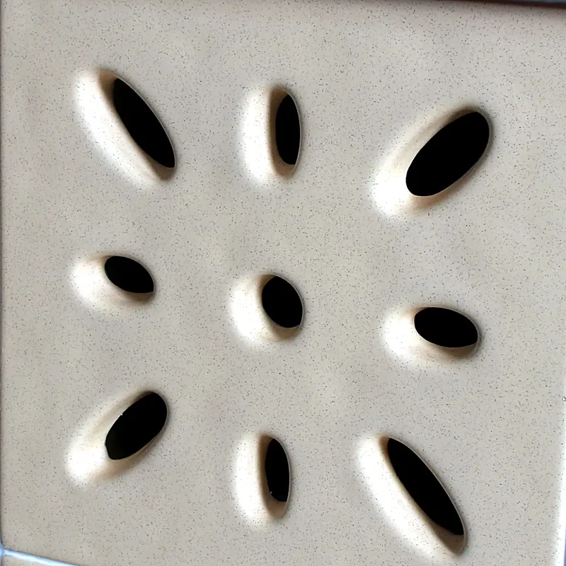 Dettaglio del traforo ceramico di Venere